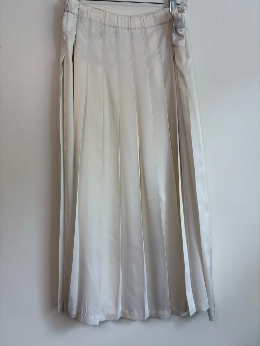 True Vintage Made in USA Pleated Ivory Satin Midi Skirt Sz L/12 Marisa Christina